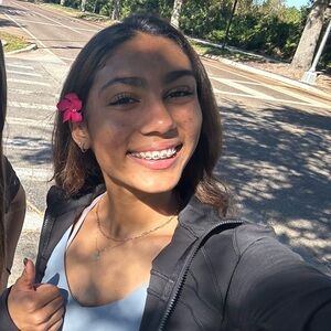 Meet your Posher, Olivia